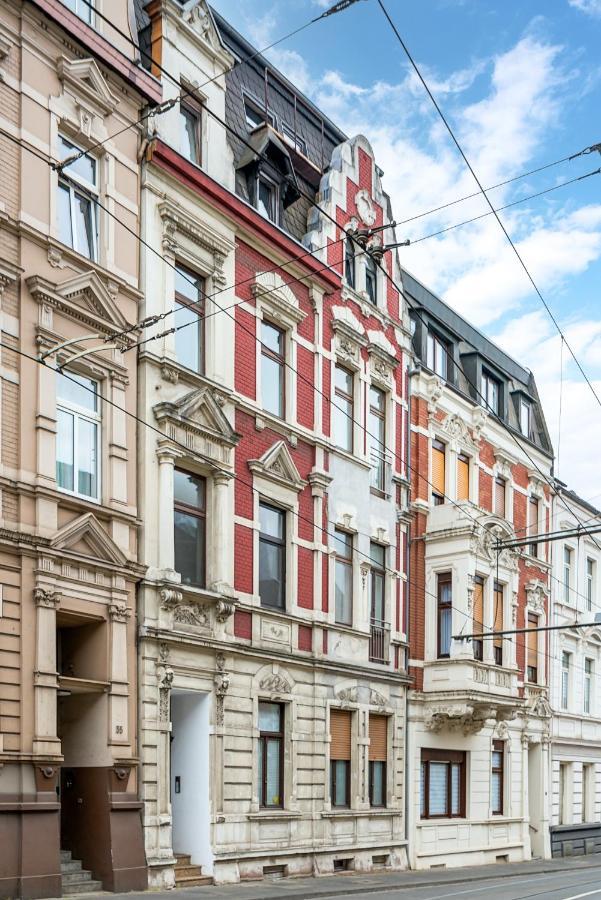 Einfach Aber Sehr Komfortabel - Wohnung Fuer 6 Personen - 2Xwc - Grupen, Messe, Monteure, Studenten - Voll Ausgestattet - 6 Betten 140X200Cm Hochwertig, 3 Smart-Tv 55 Zoll Netflix, 1000 Mbit Wlan, Voll Ausgestattete Kueche Duisburg Dış mekan fotoğraf